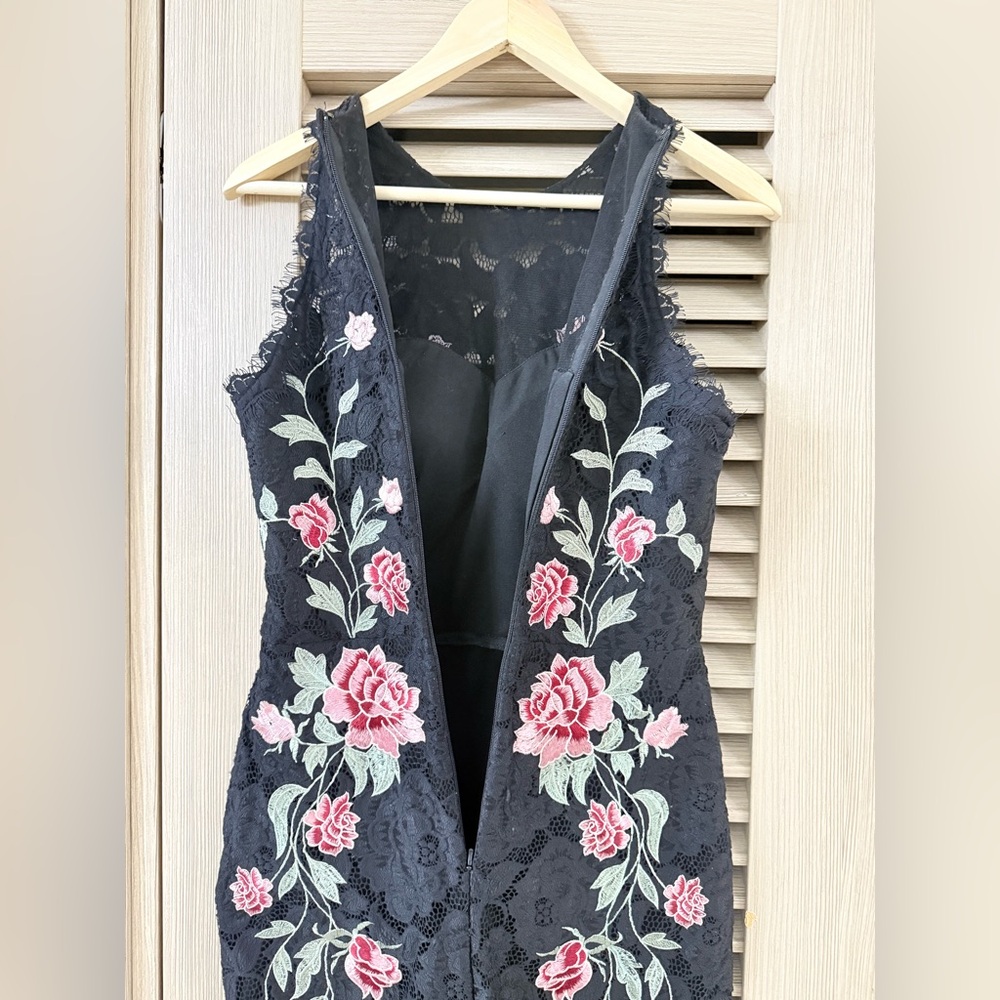 Betsy & Adam Black Dress with Pink Floral Design 6 - Picture 8 of 10